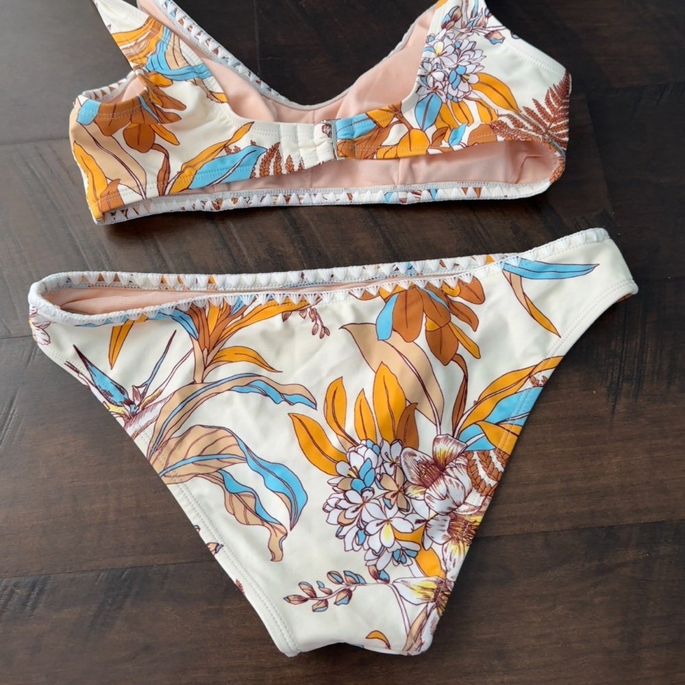 Bikini Set - Picture 9 of 16
